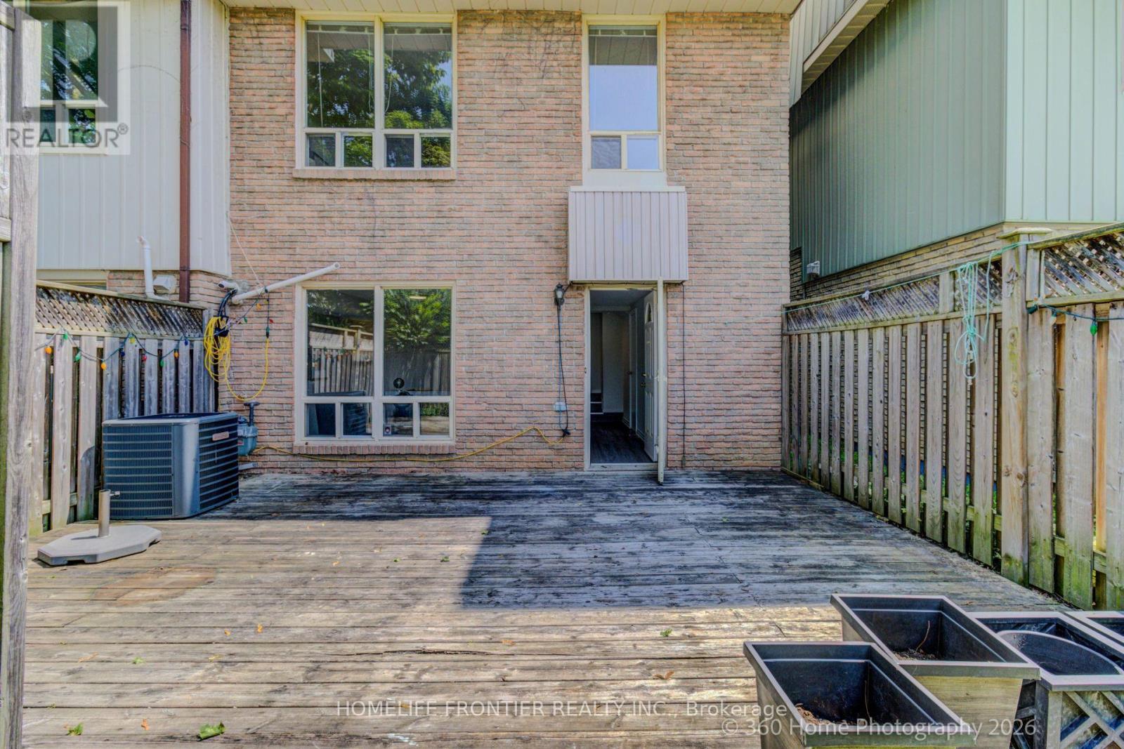 92 POPLAR CRESCENT W - 28