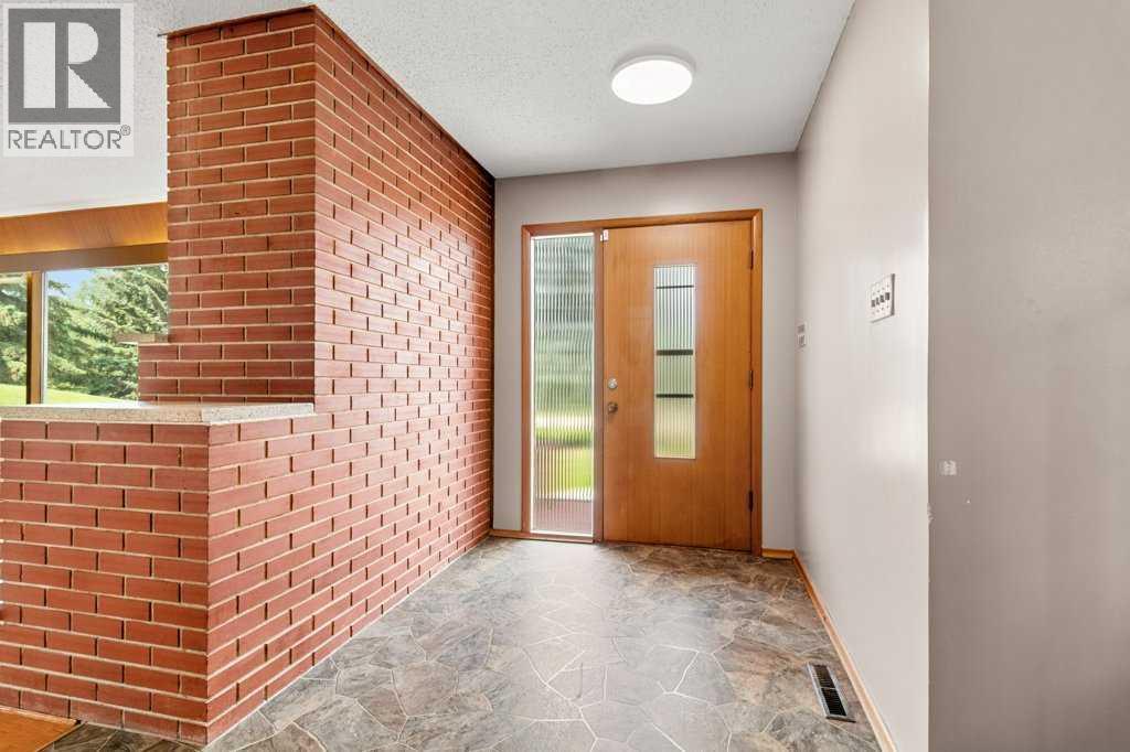 5307 48 Avenue - 11