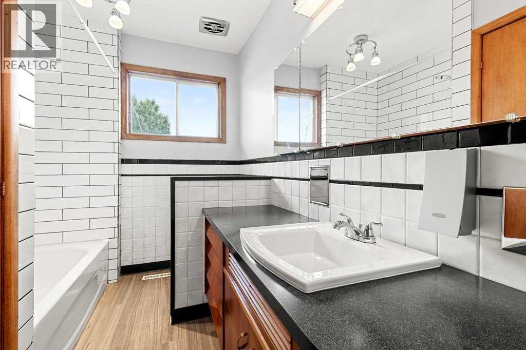 5307 48 Avenue - 13