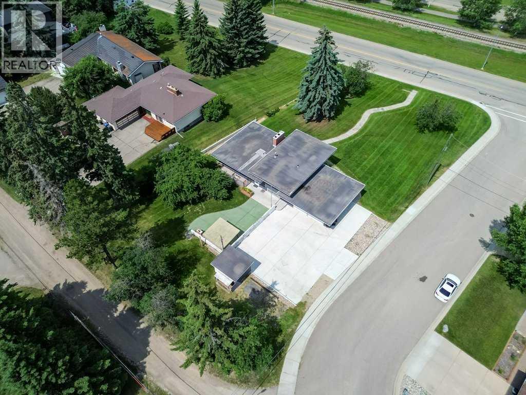 5307 48 Avenue - 30
