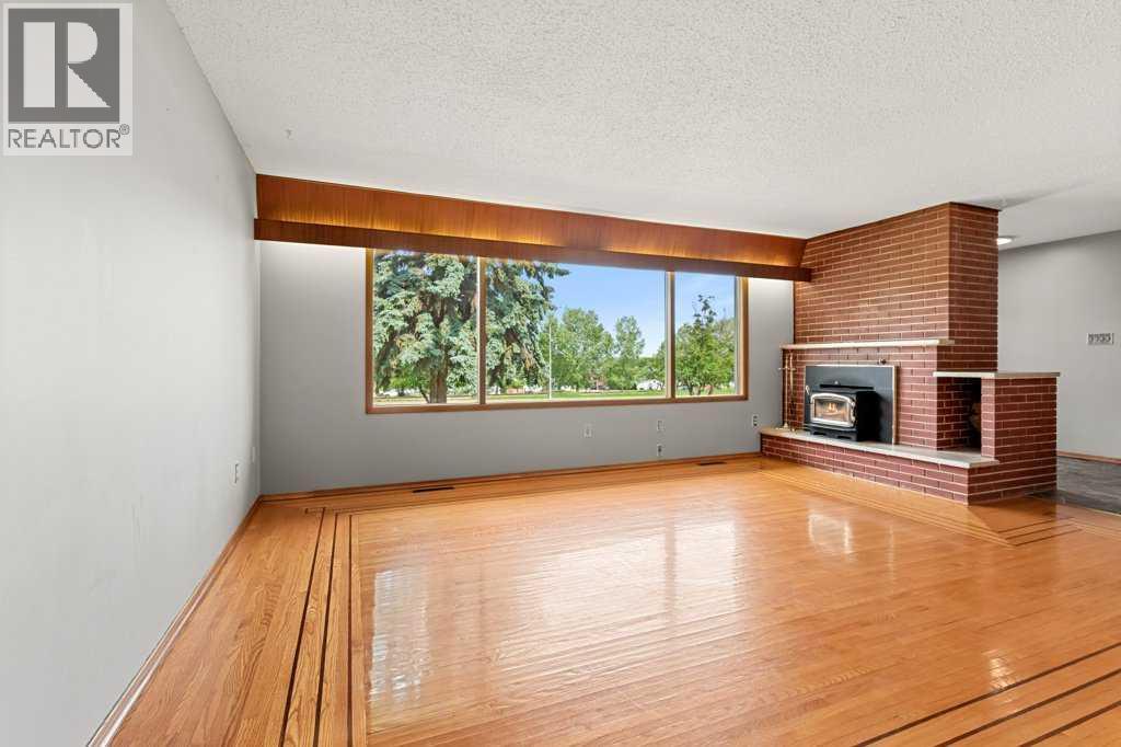 5307 48 Avenue - 4