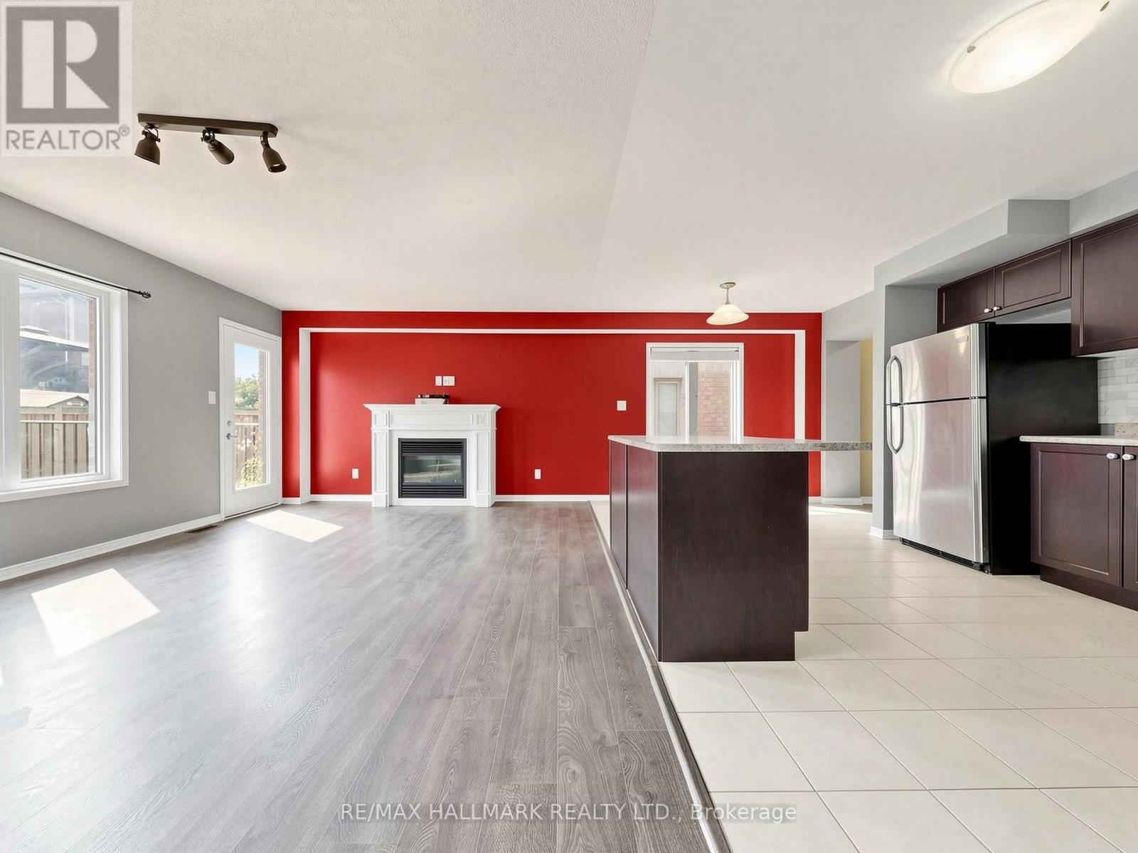 17 HOARD AVENUE S - 9