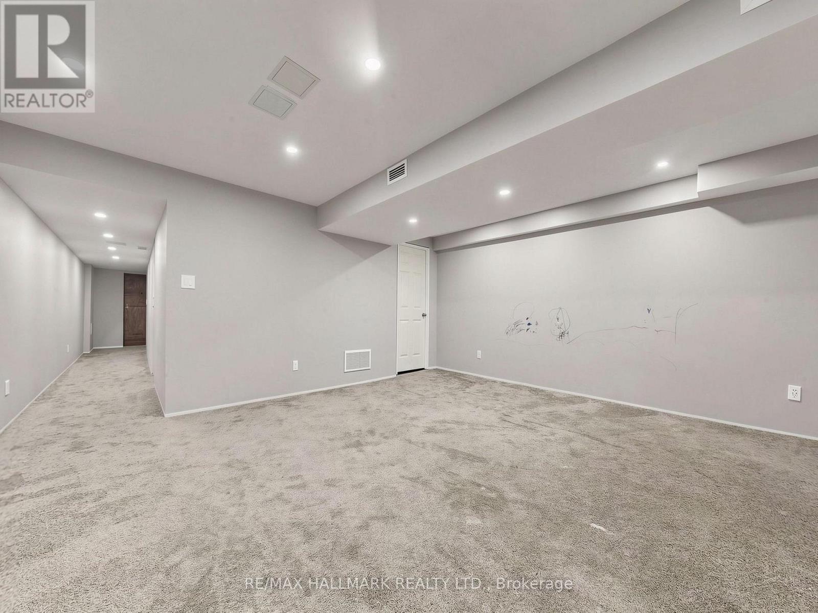 17 HOARD AVENUE S - 36