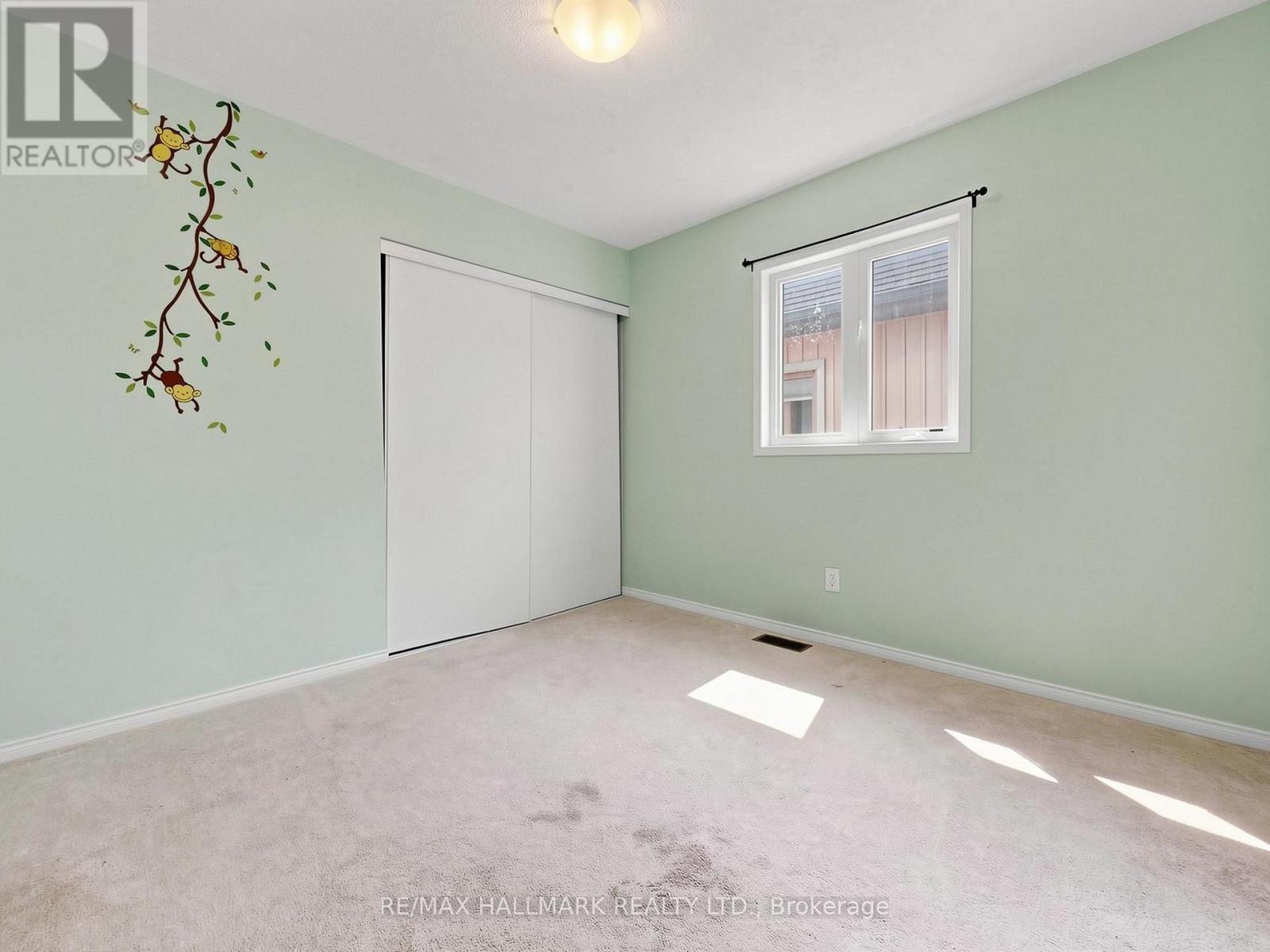 17 HOARD AVENUE S - 29