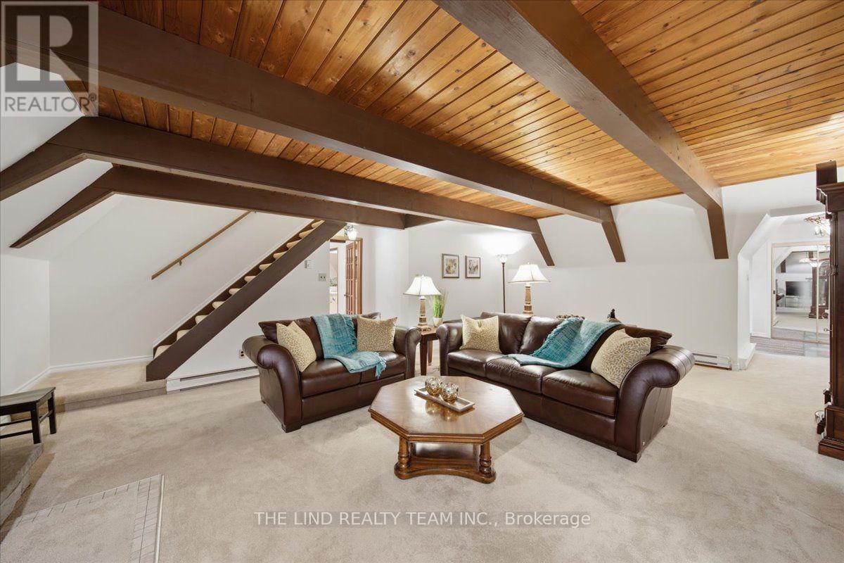 100 BRIDLE PATH - 9