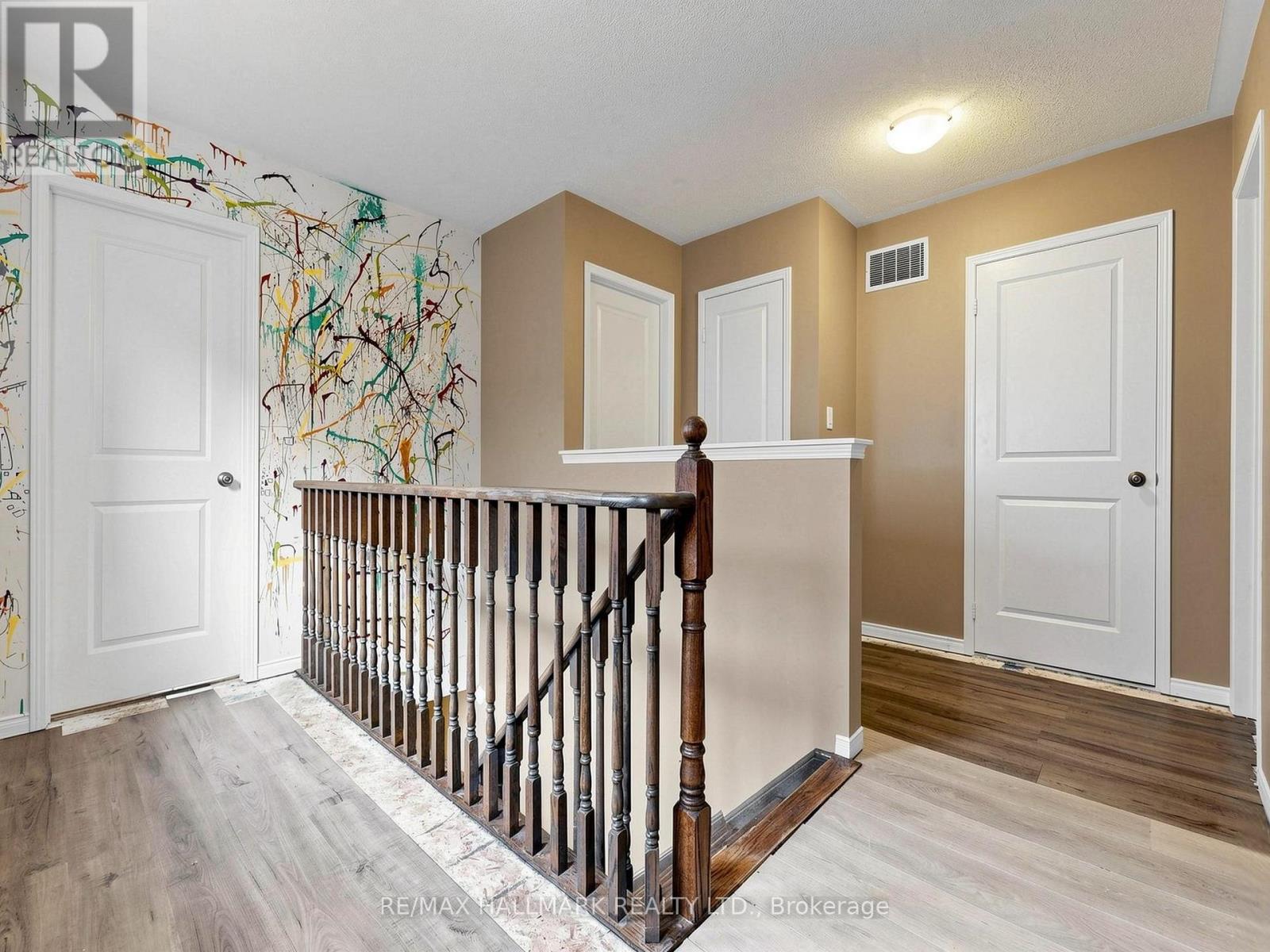 17 HOARD AVENUE S - 23