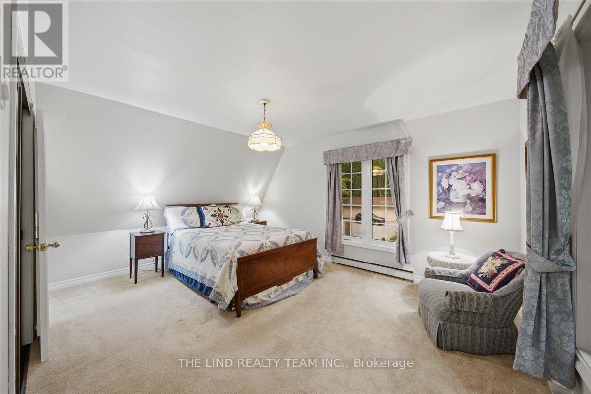 100 BRIDLE PATH - 21