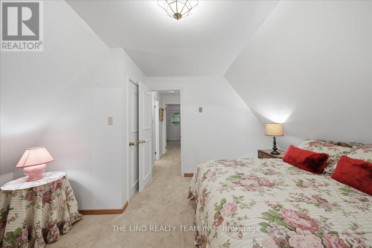 100 BRIDLE PATH - 35