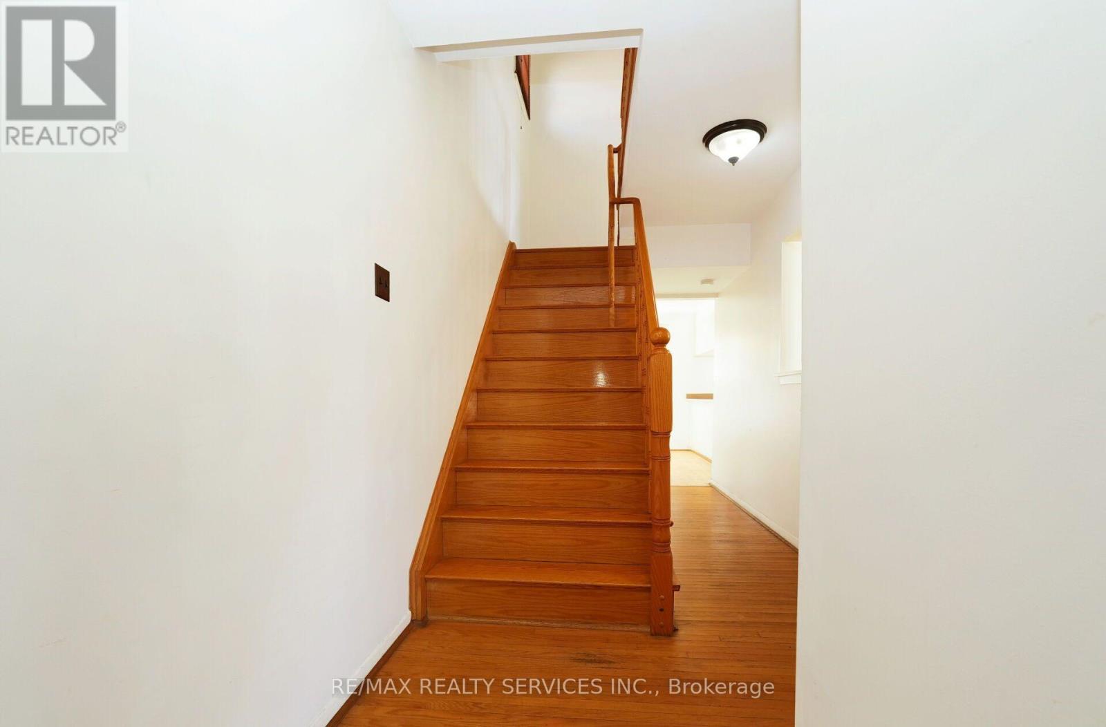 79 CLOVERDALE DRIVE - 19