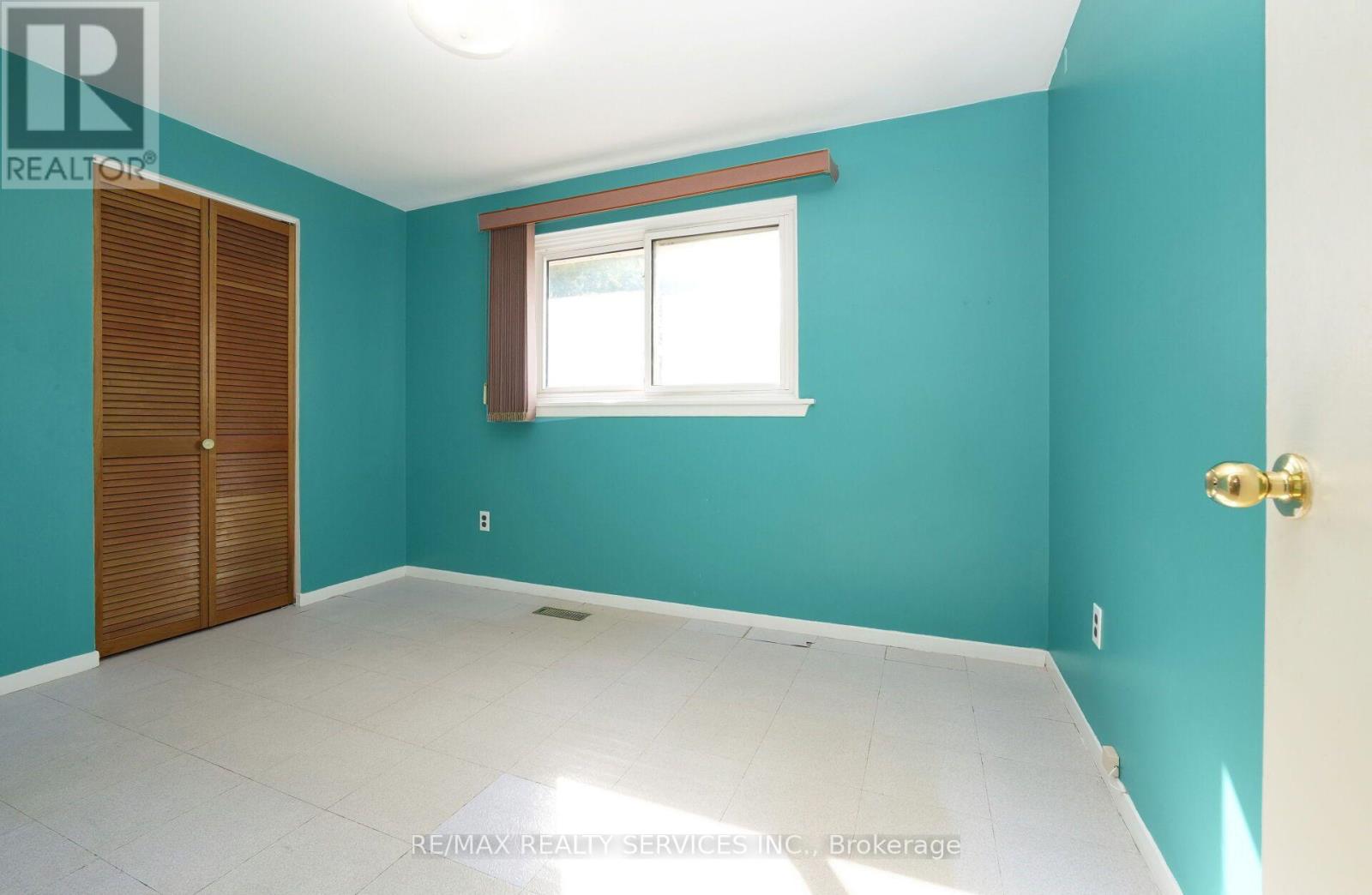 79 CLOVERDALE DRIVE - 28