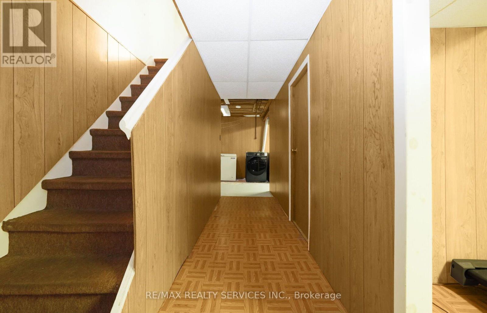 79 CLOVERDALE DRIVE - 31