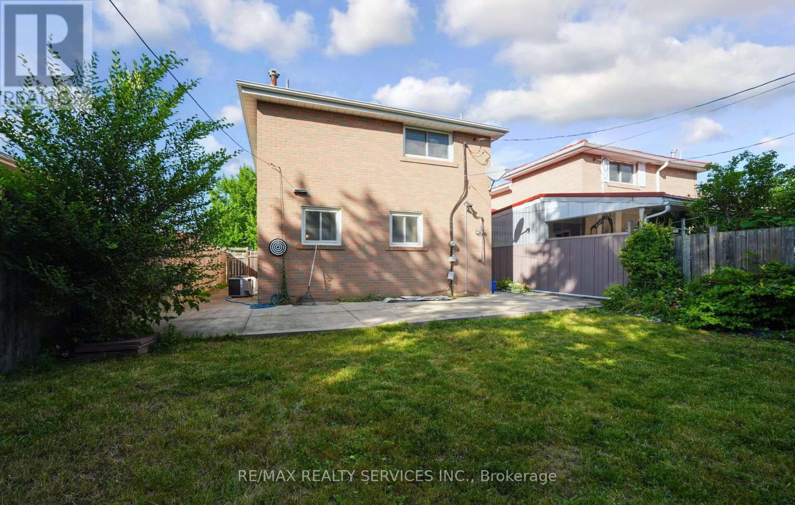 79 CLOVERDALE DRIVE - 36