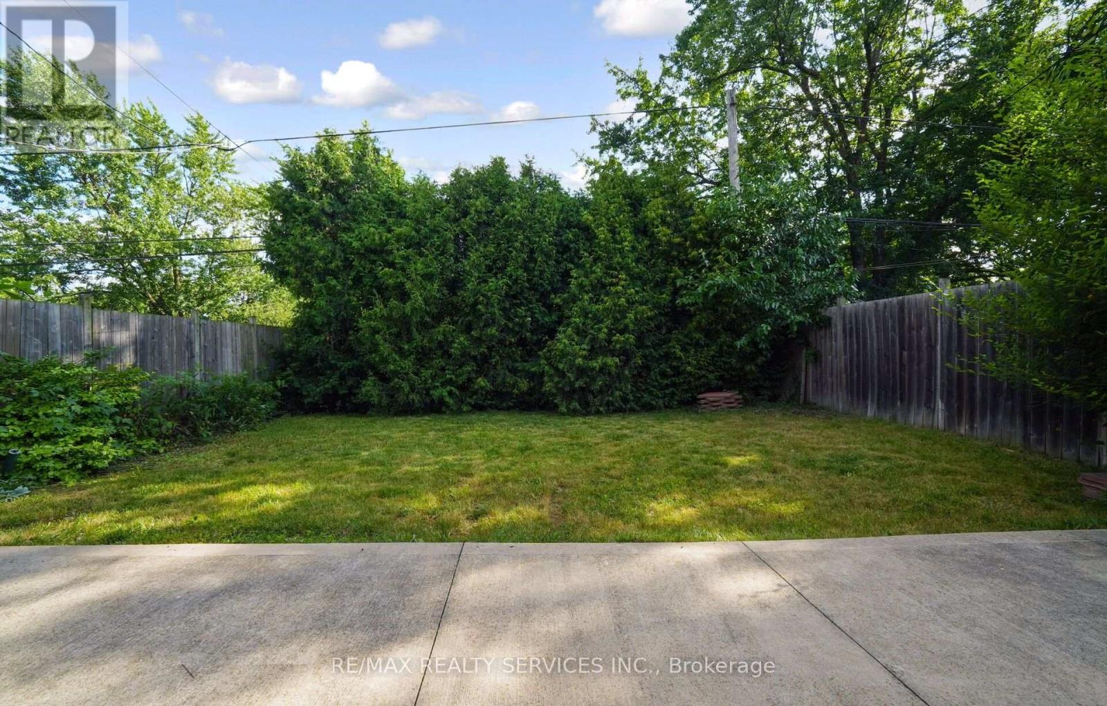 79 CLOVERDALE DRIVE - 37