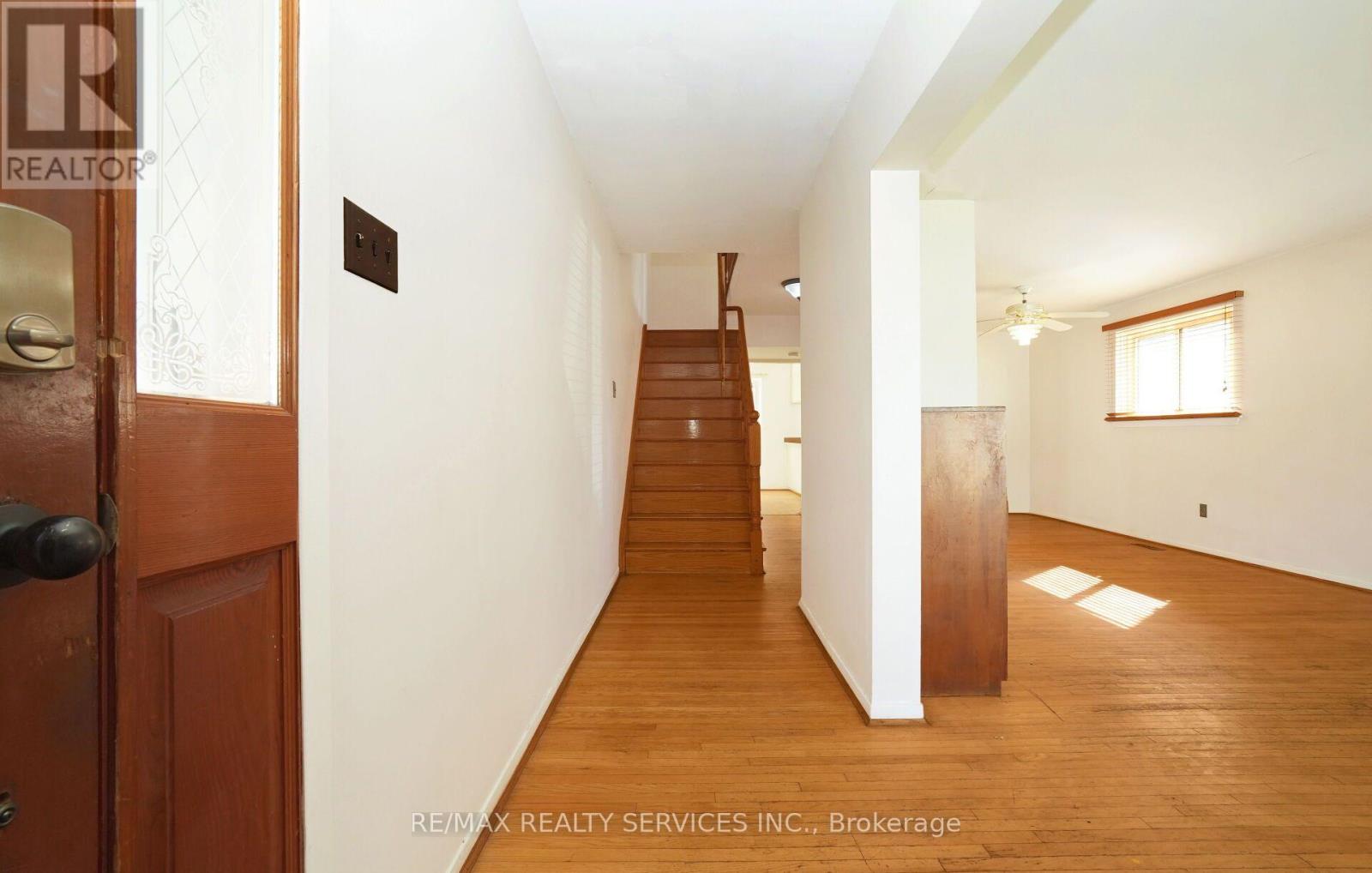 79 CLOVERDALE DRIVE - 4