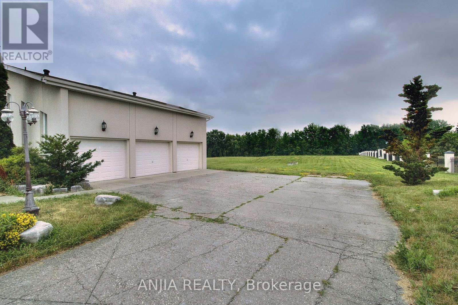 44 BELLINI AVENUE - 11