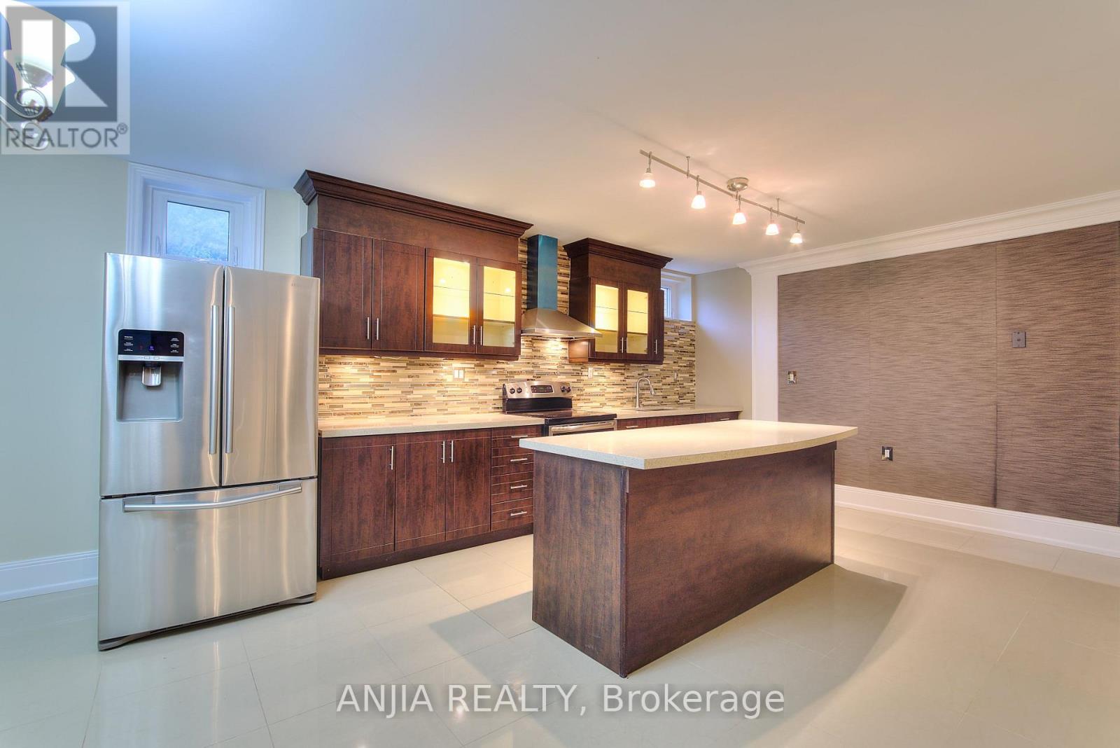 44 BELLINI AVENUE - 37