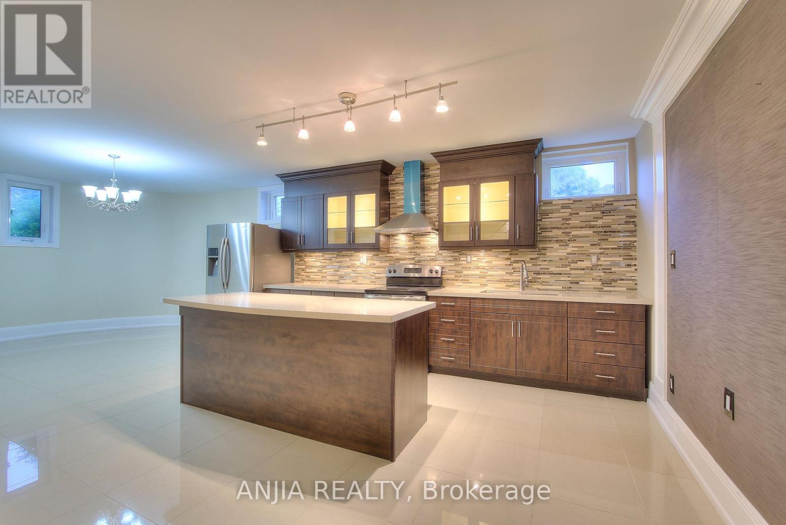 44 BELLINI AVENUE - 38