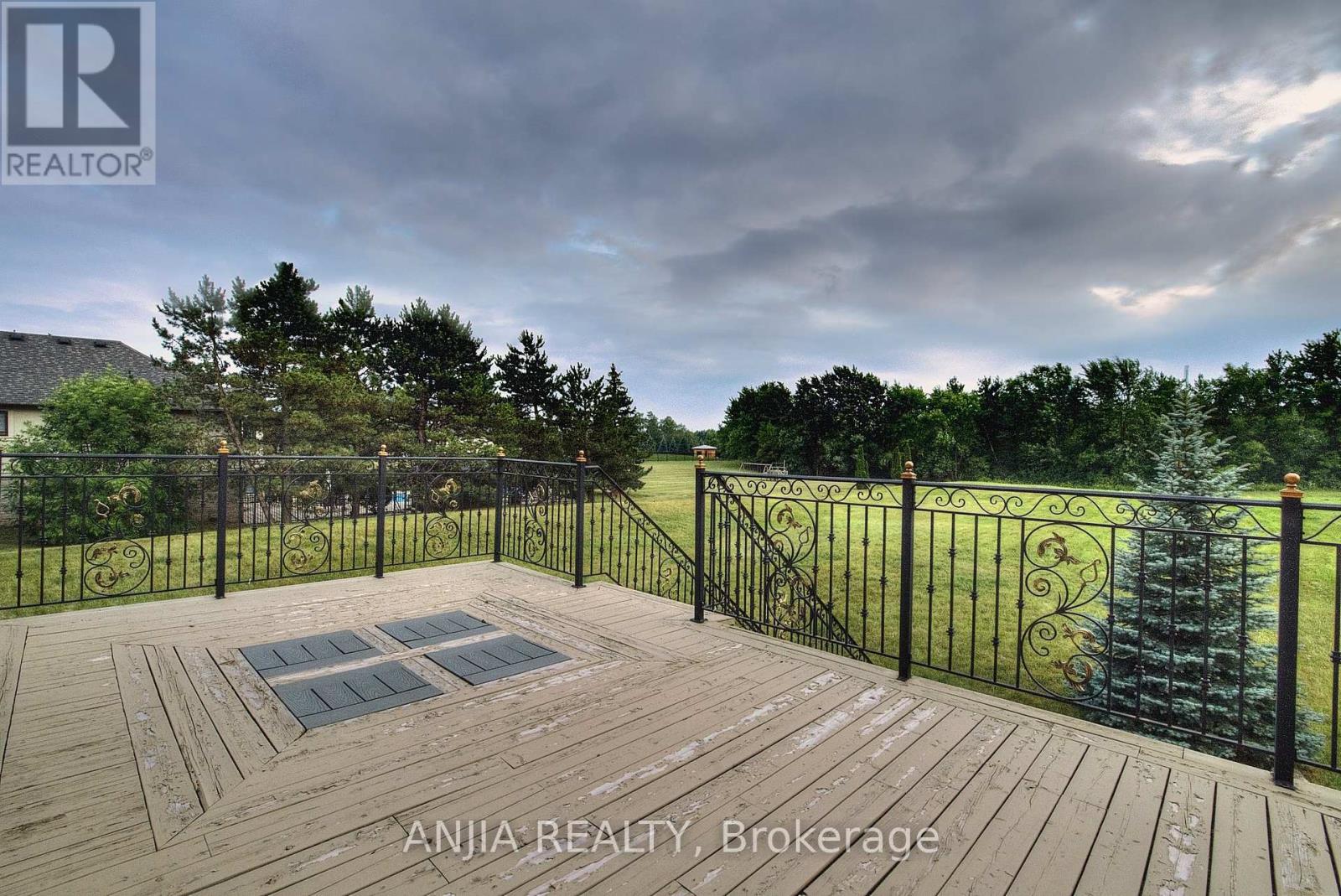 44 BELLINI AVENUE - 40