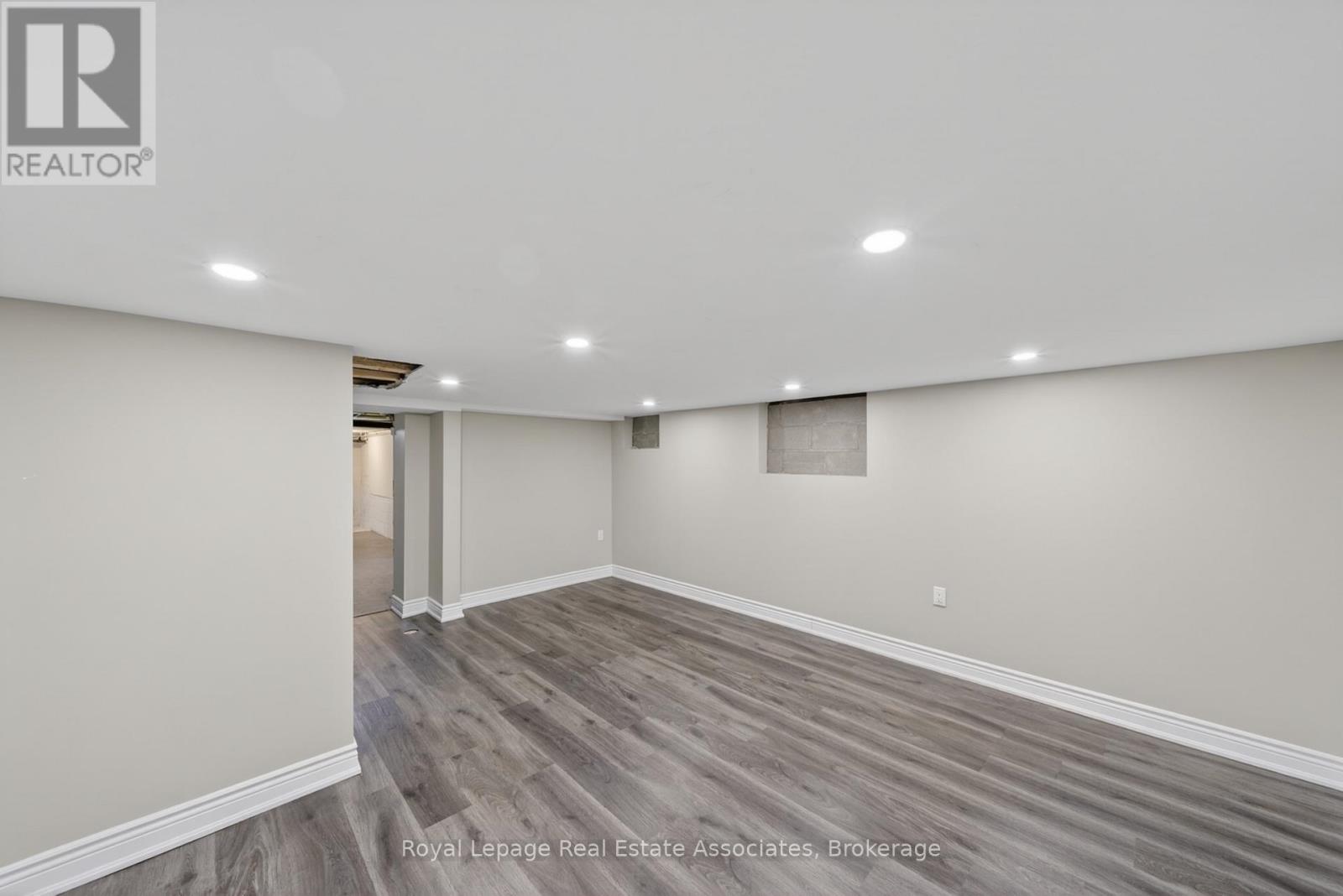 24 PEEL AVENUE - 25