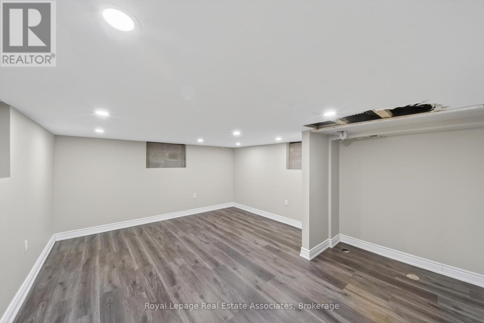 24 PEEL AVENUE - 26