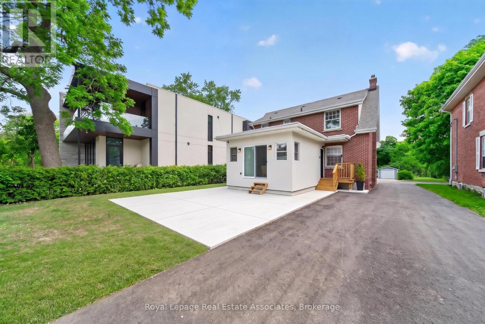 24 PEEL AVENUE - 27