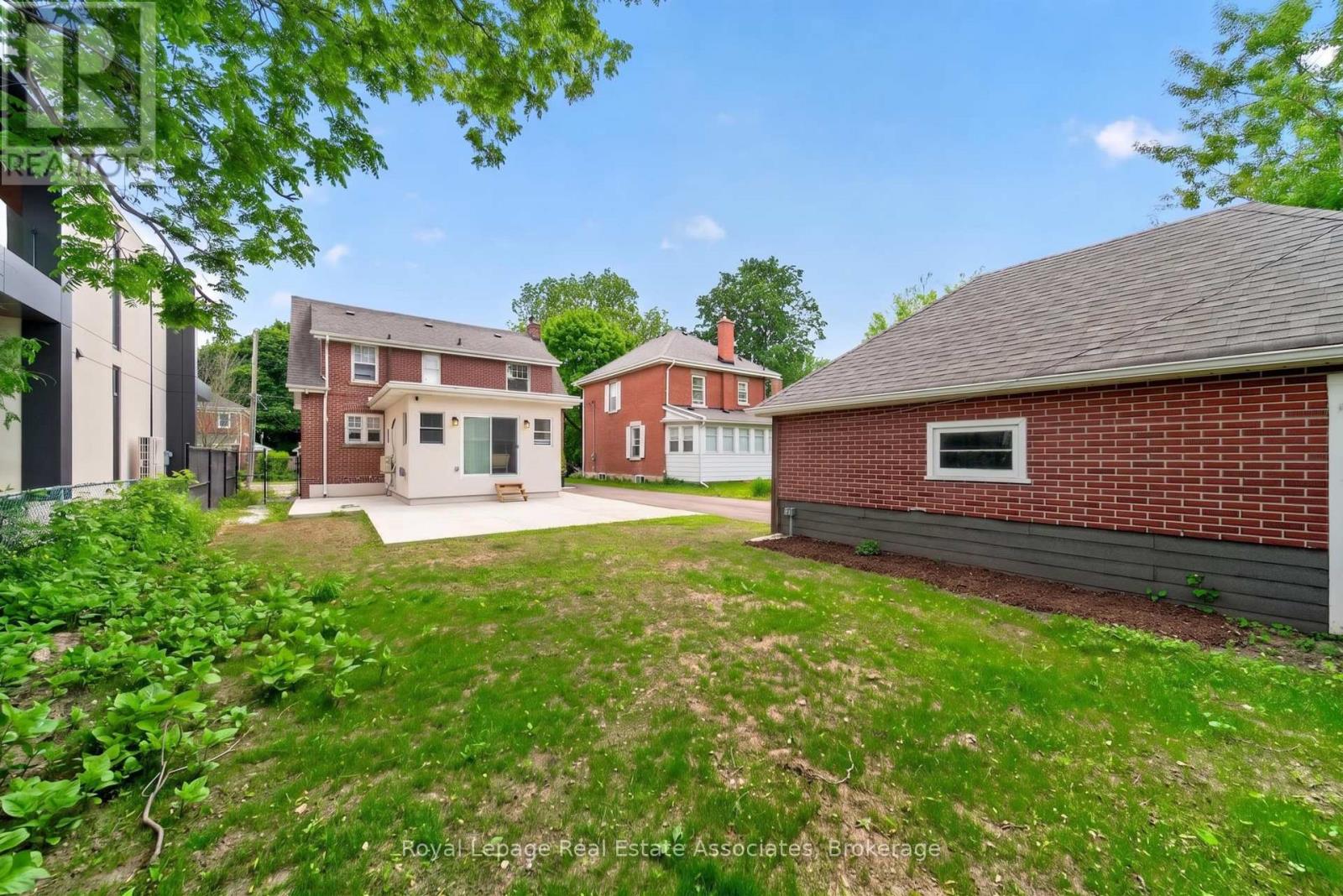 24 PEEL AVENUE - 29