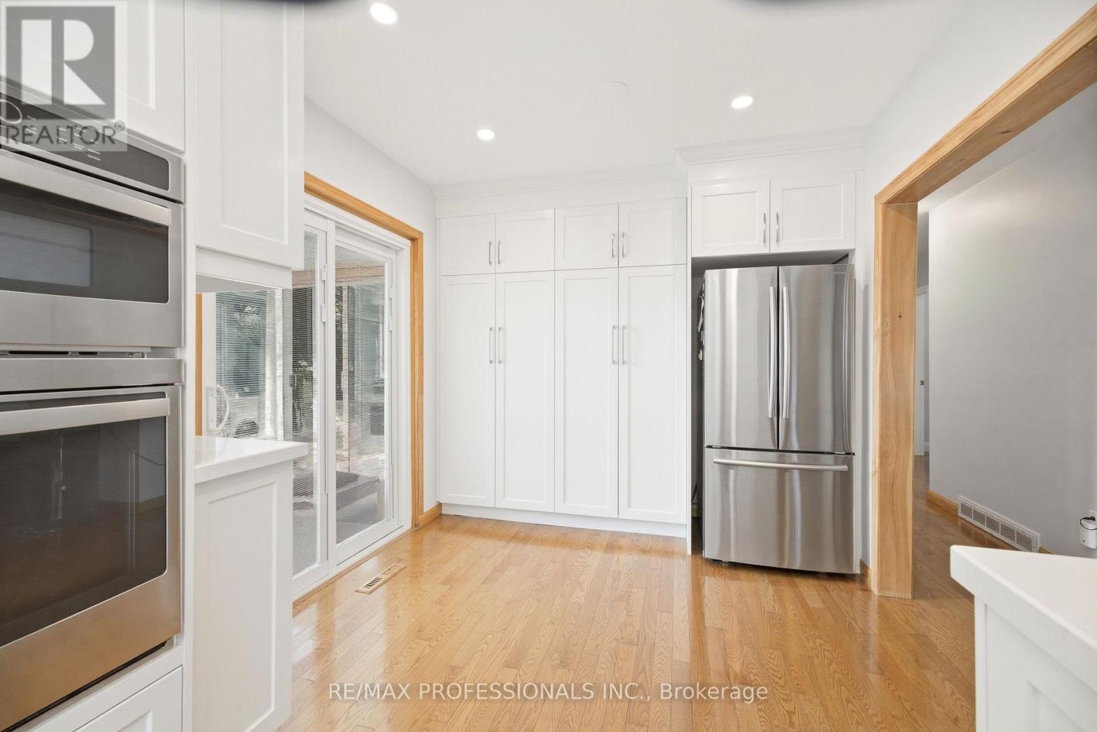 580 EXBURY CRESCENT - 11