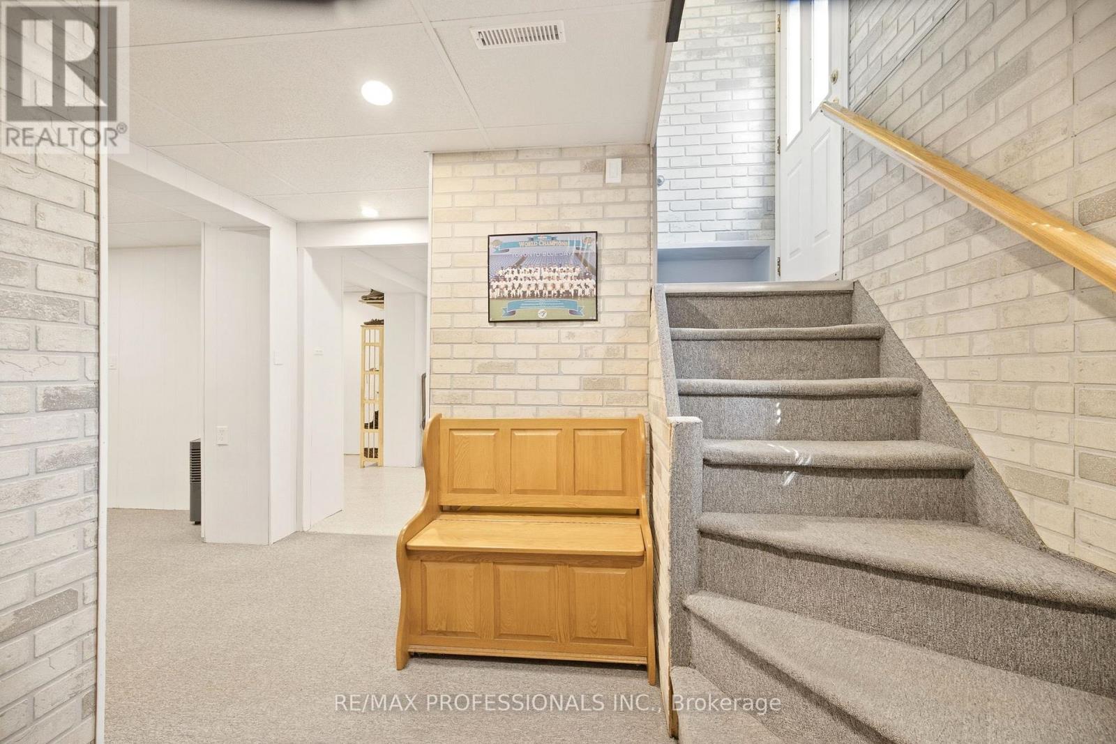 580 EXBURY CRESCENT - 20