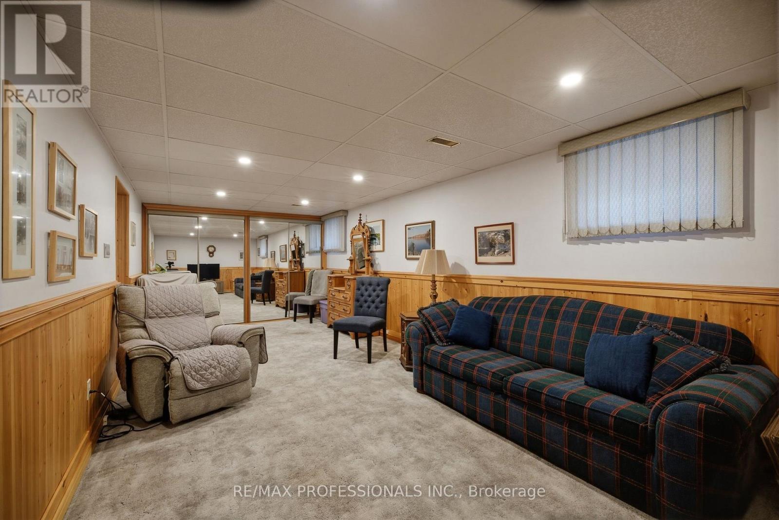 580 EXBURY CRESCENT - 23