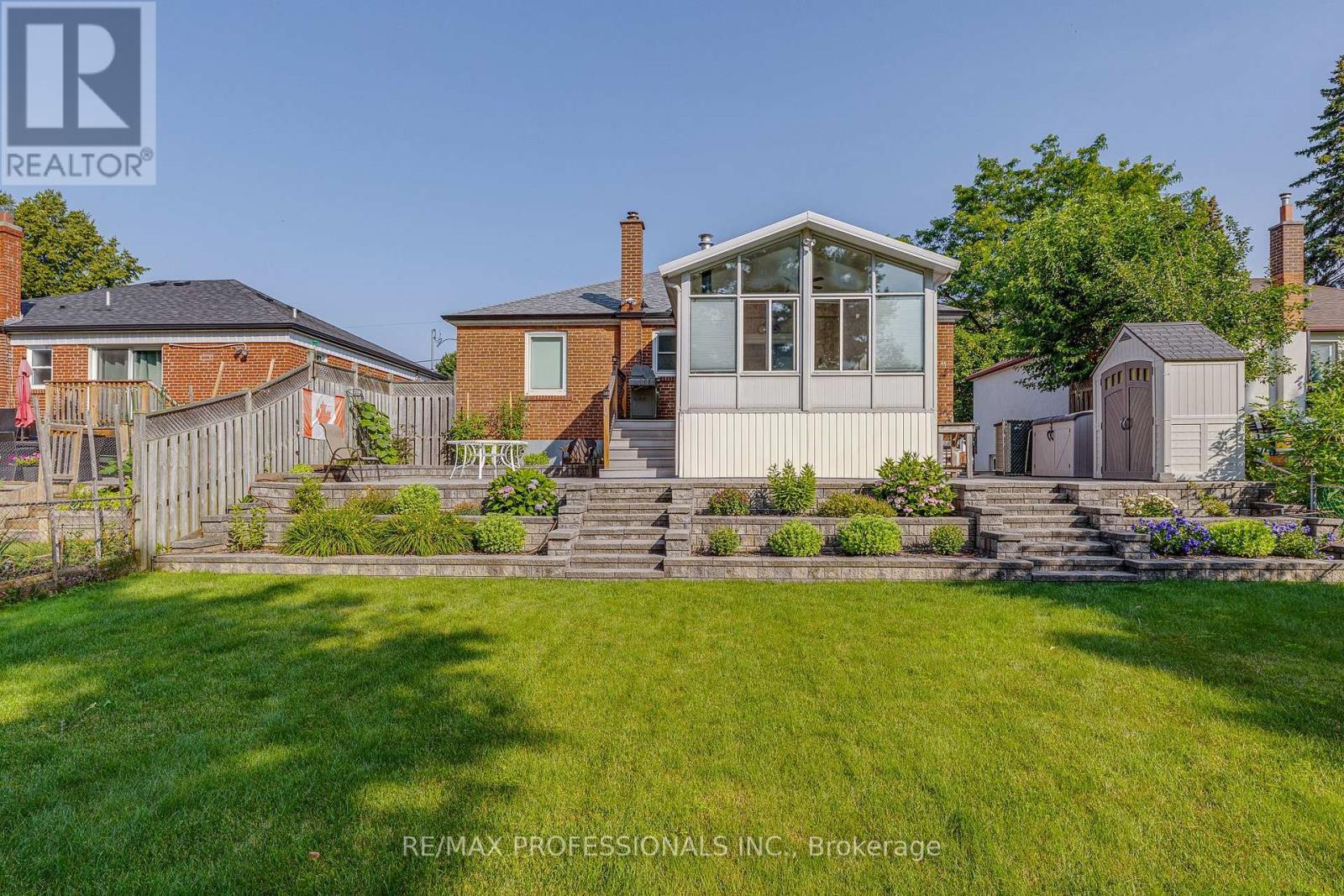 580 EXBURY CRESCENT - 28