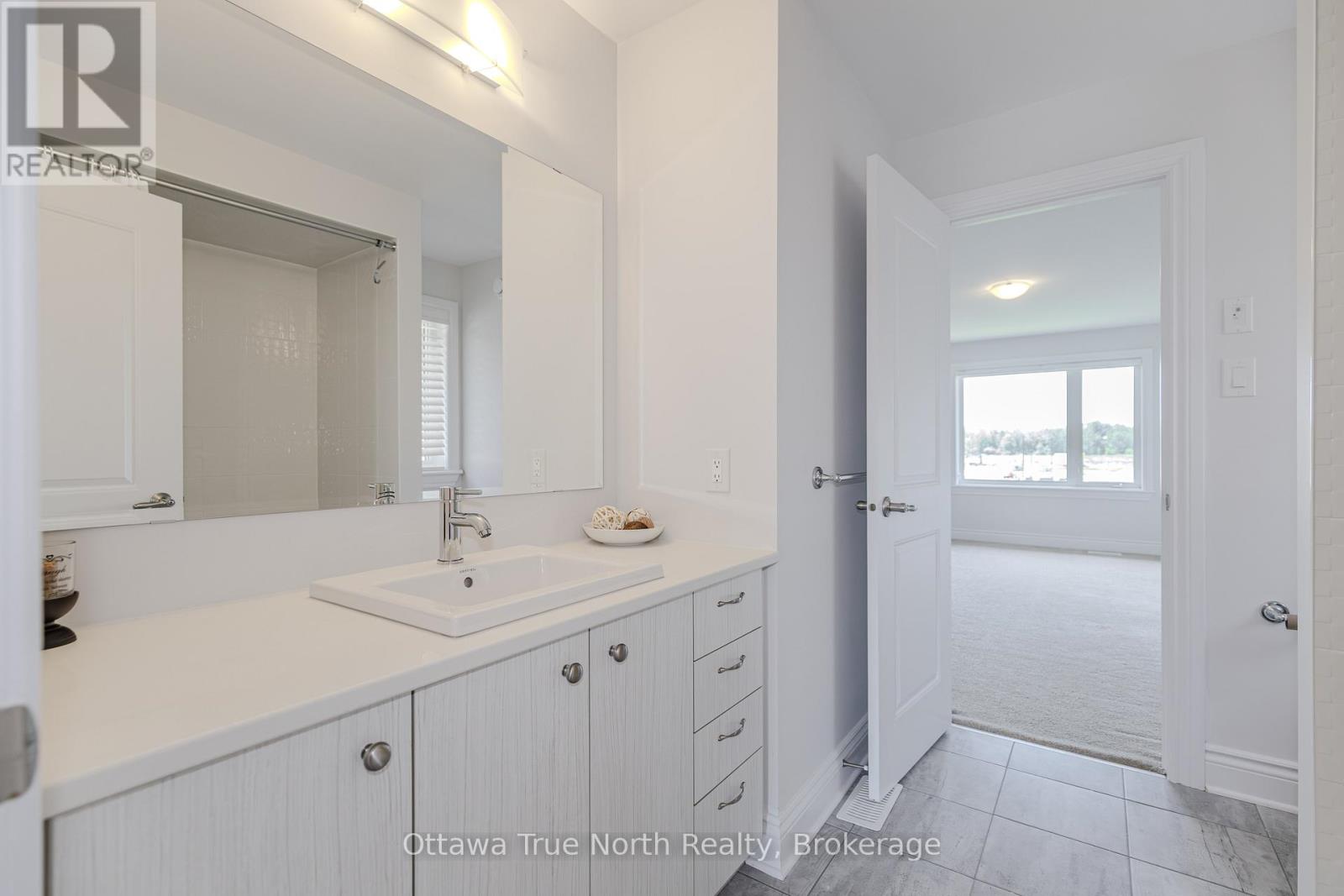 152 FINSBURY AVENUE - 43