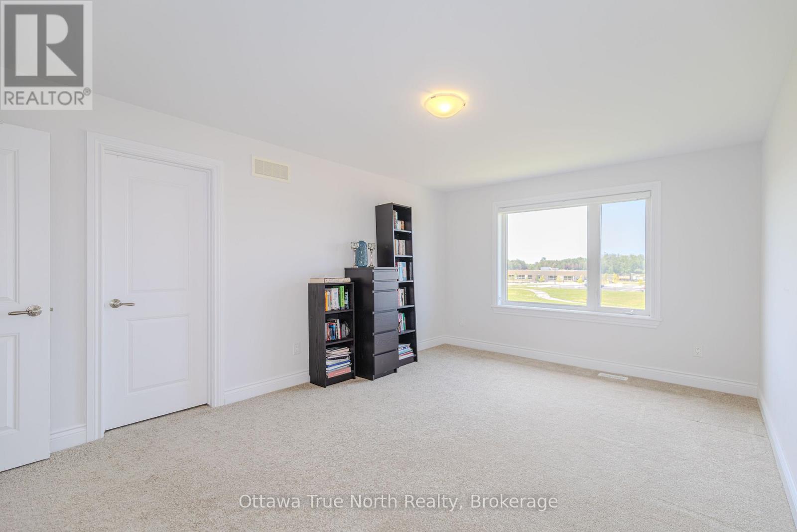 152 FINSBURY AVENUE - 45