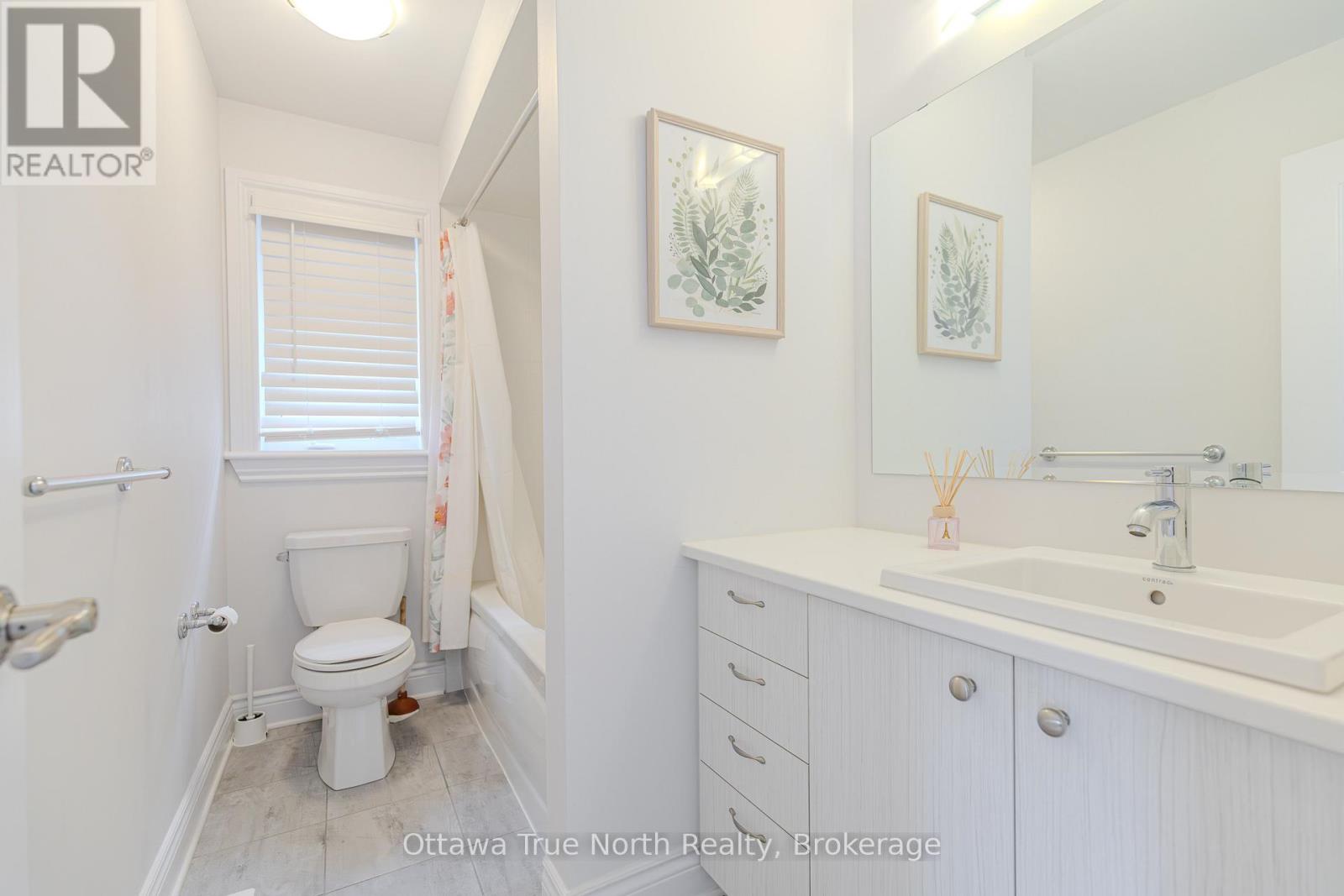 152 FINSBURY AVENUE - 40