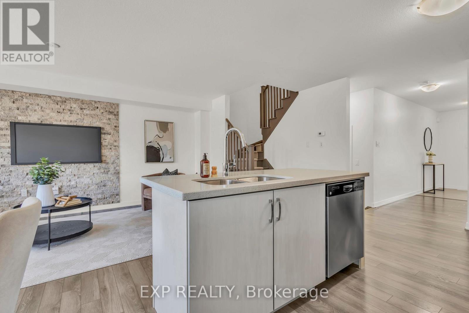 6 SHERWAY STREET - Image 13