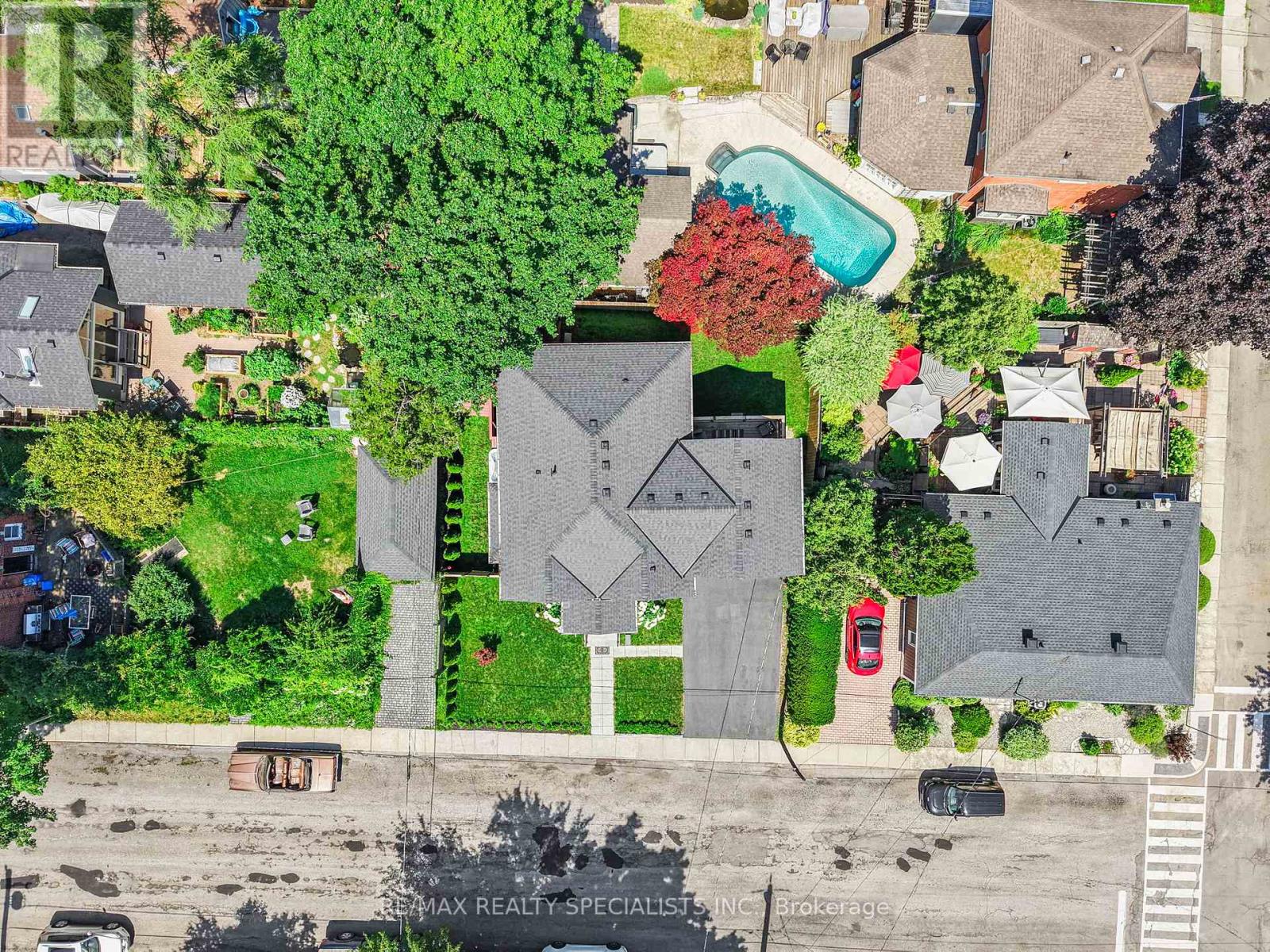 24 PEEL STREET N - 3
