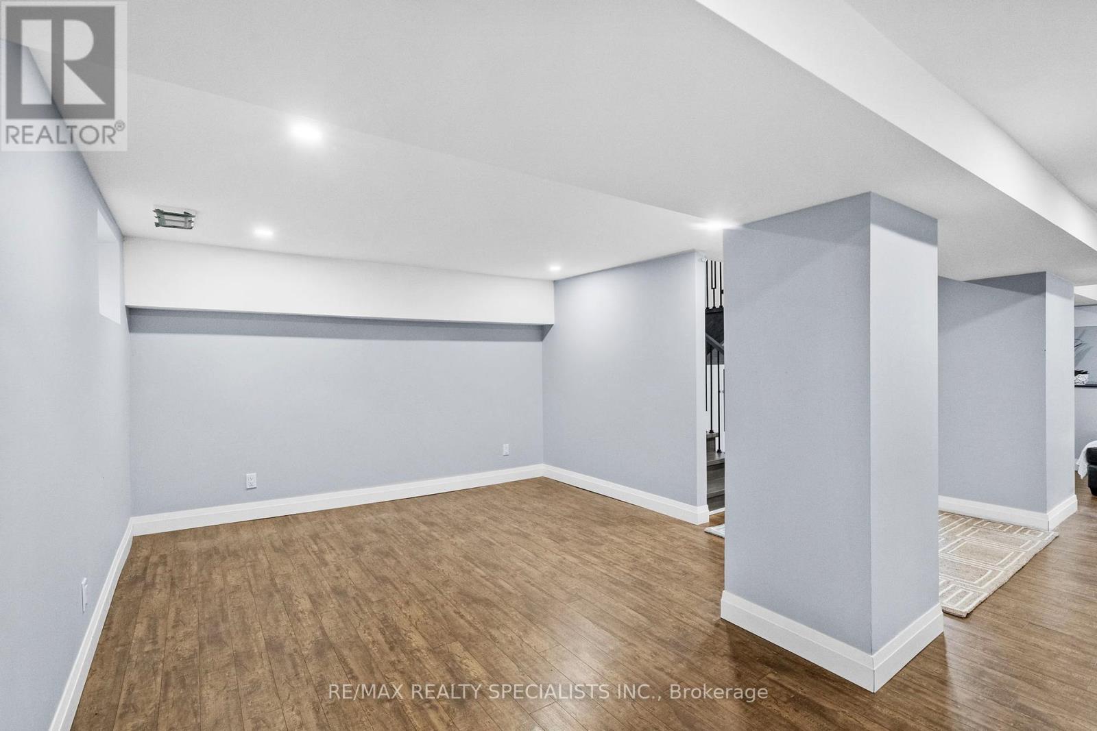 24 PEEL STREET N - 41