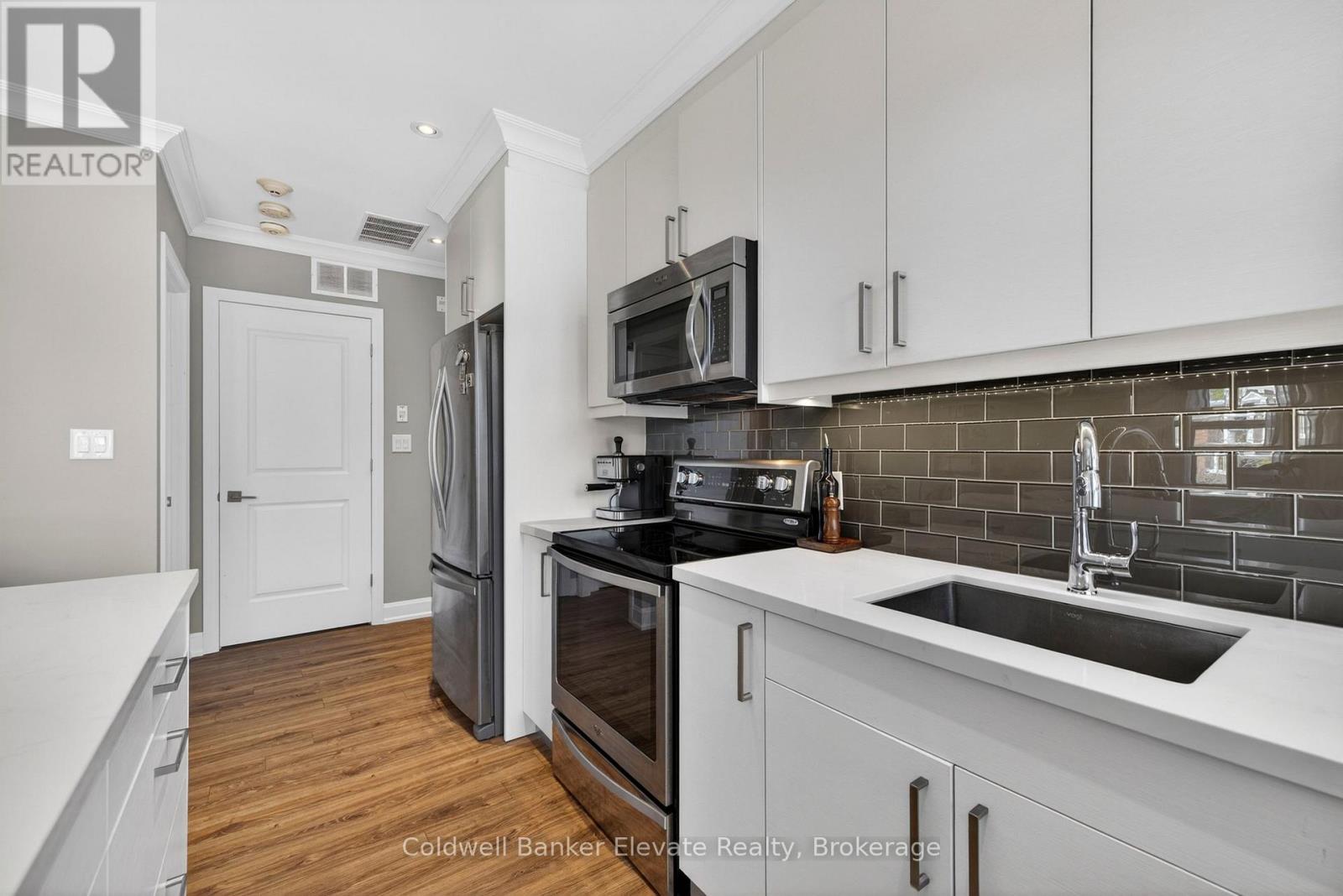 #205 2 KING STREET W - 14