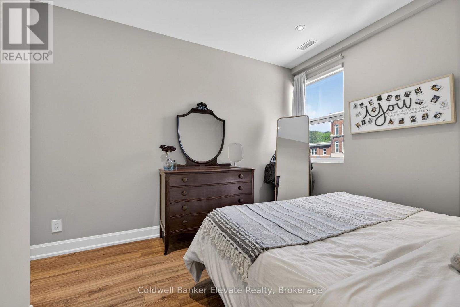 #205 2 KING STREET W - 20