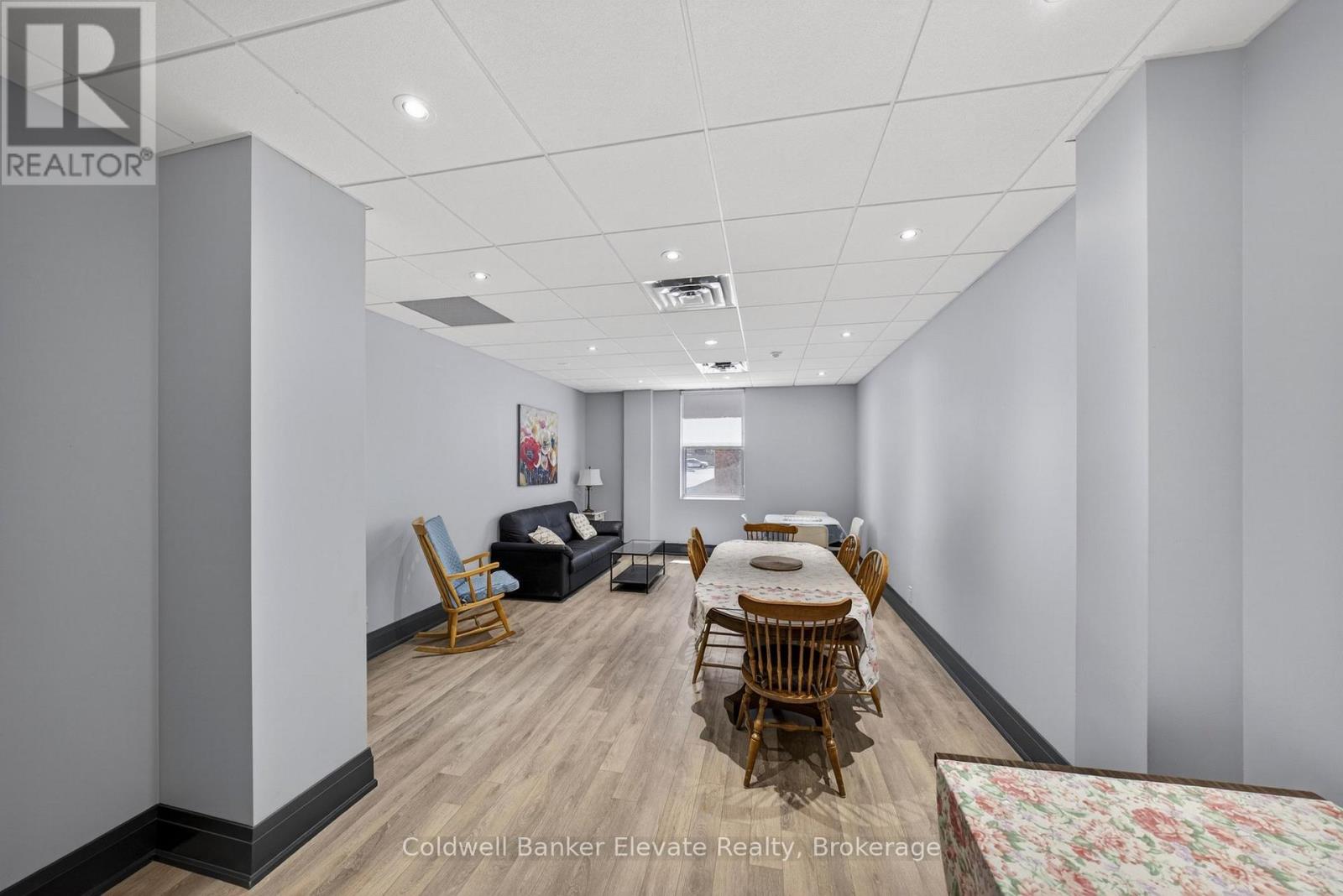 #205 2 KING STREET W - 25