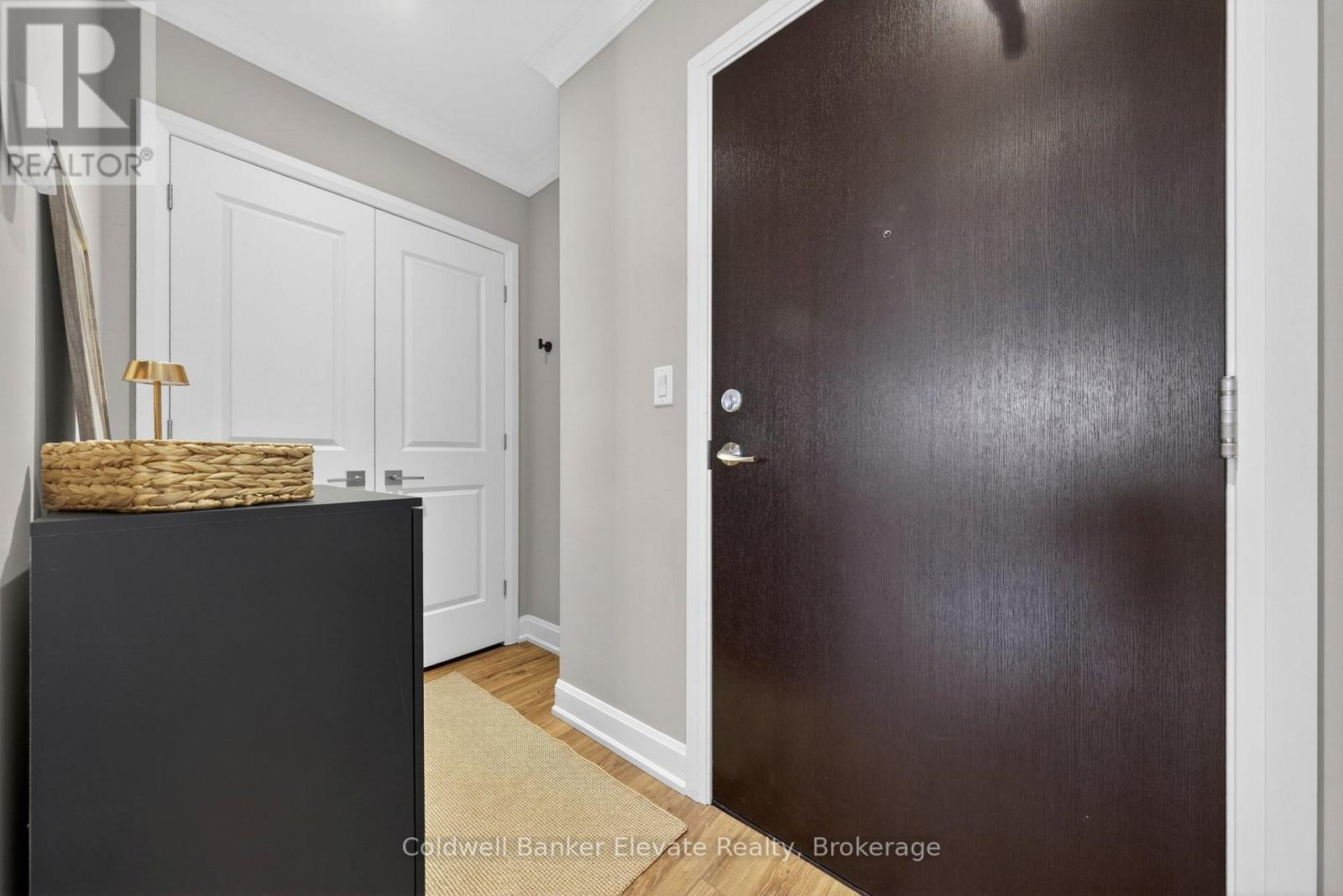 #205 2 KING STREET W - 3