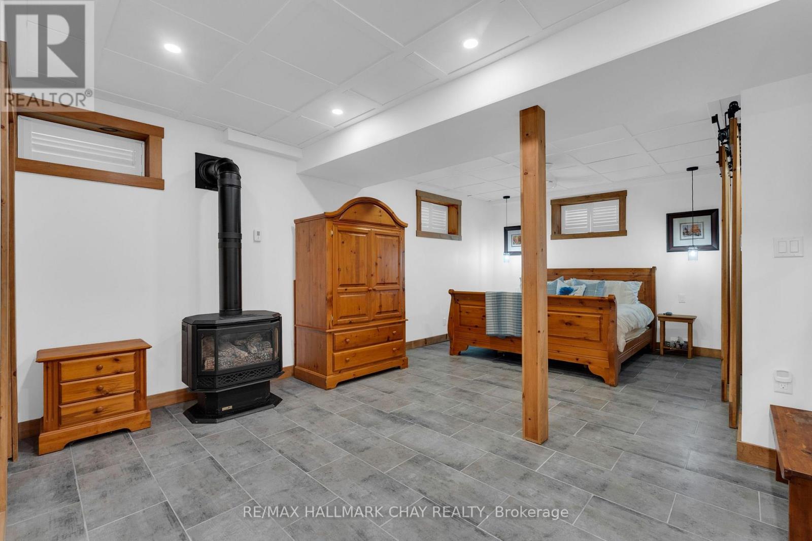 1315 WOLF CIRCLE - 23