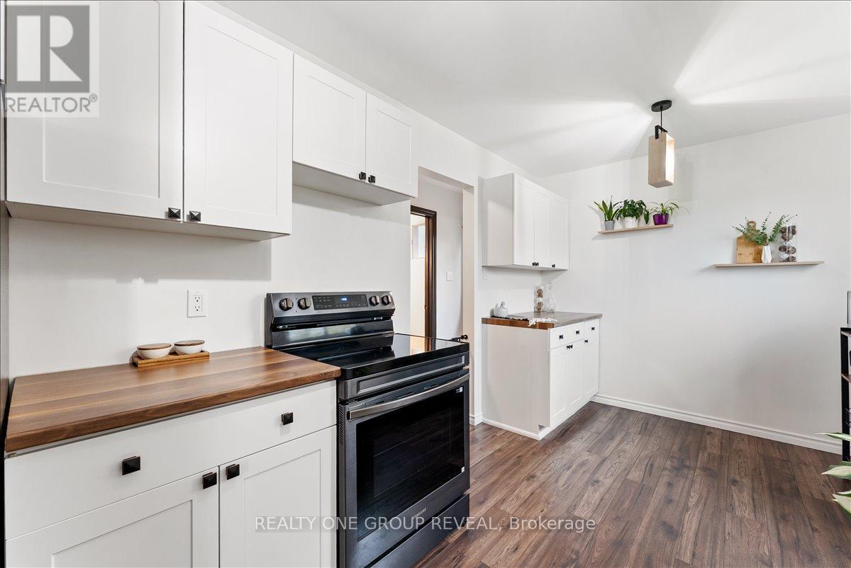 111 PEACOCK BOULEVARD - 10