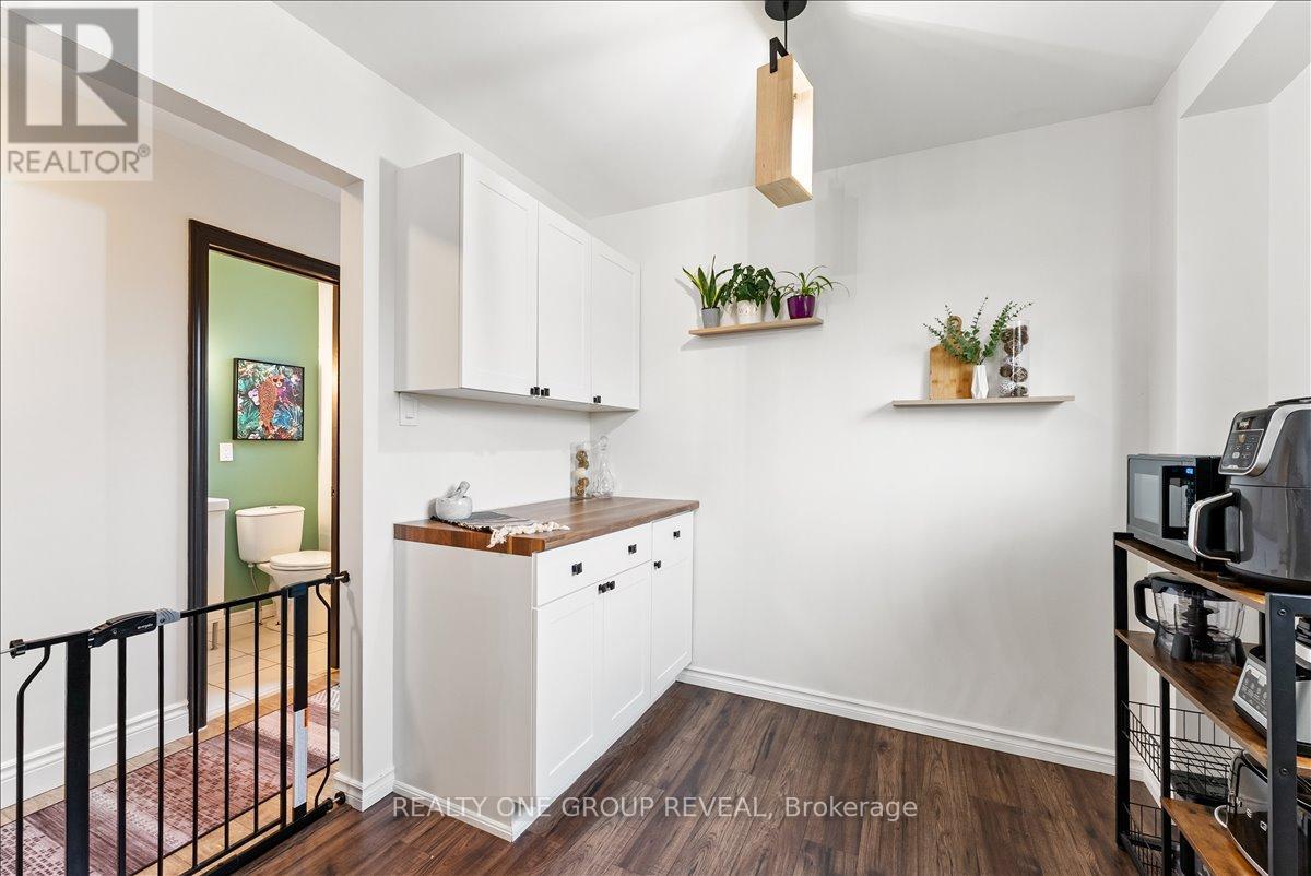111 PEACOCK BOULEVARD - 11