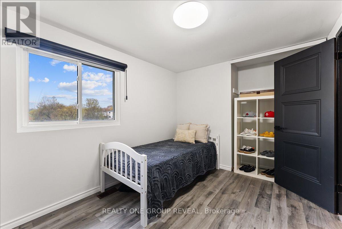 111 PEACOCK BOULEVARD - 22
