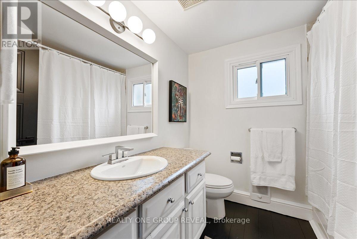 111 PEACOCK BOULEVARD - 25