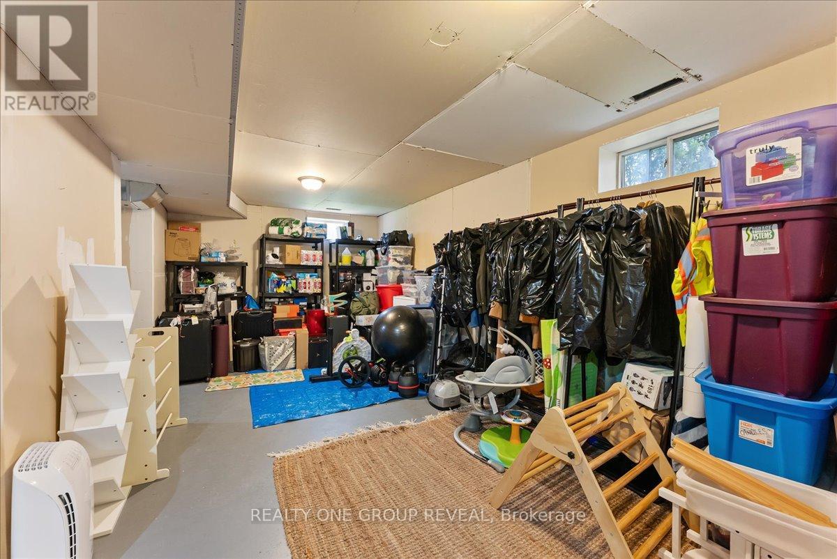 111 PEACOCK BOULEVARD - 26