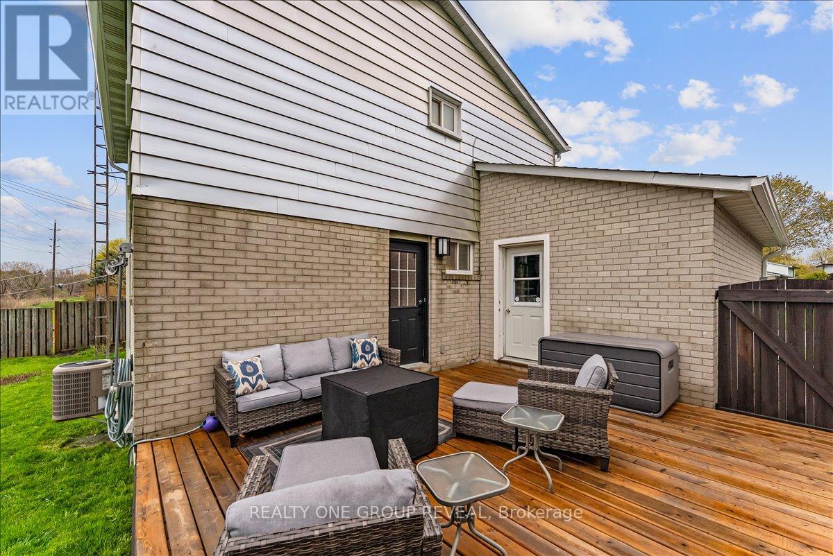 111 PEACOCK BOULEVARD - 30