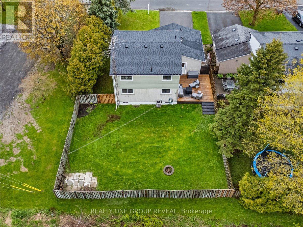 111 PEACOCK BOULEVARD - 35