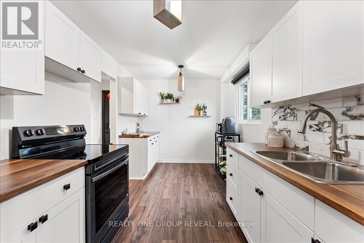 111 PEACOCK BOULEVARD - 9