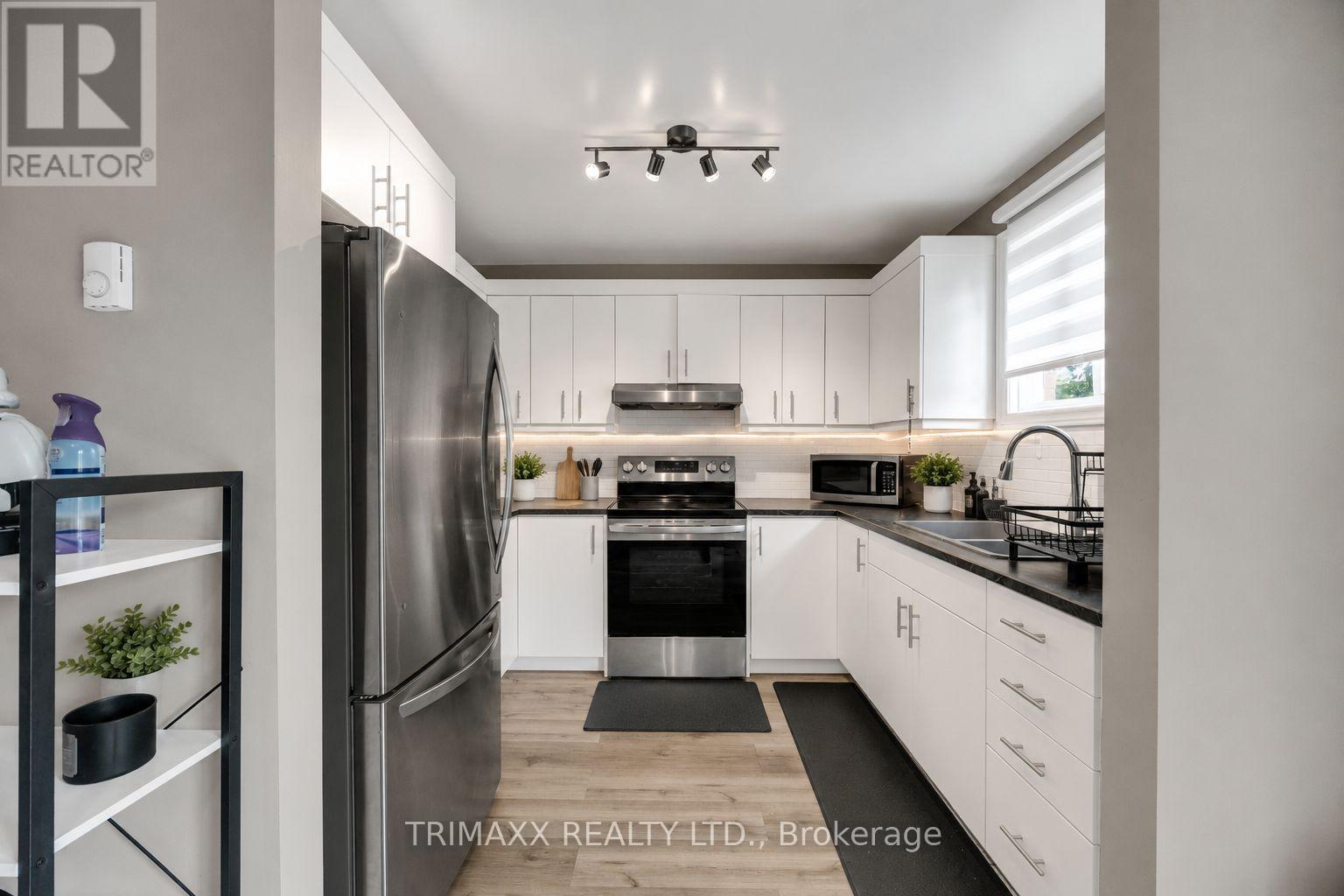 #35 1855 ALDERSBROOK ROAD - 16